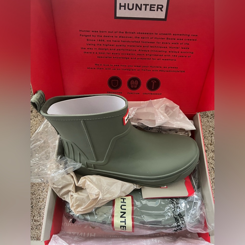 SOLD NWT Hunter Green Ankle Rain Boots